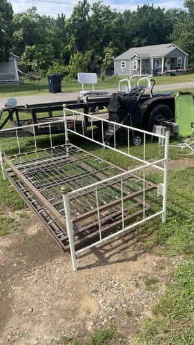 Day bed 00 - bed, 50.00