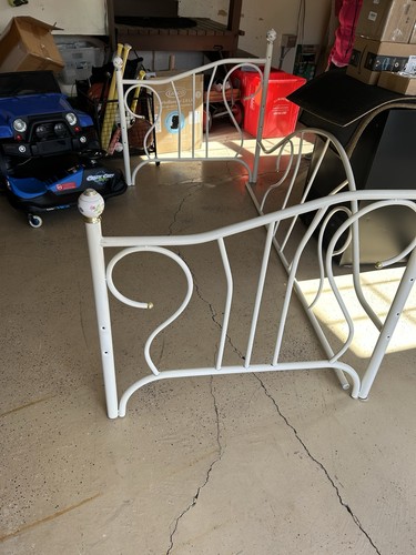 Beautiful daybed with mattress - beautiful,